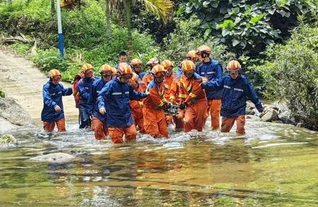 25 人徒步林区被困，悲剧发生的背后原因引人深思