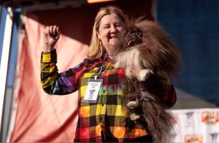 世界最丑狗狗大赛冠军揭晓：美国八岁京巴犬创纪录夺冠！