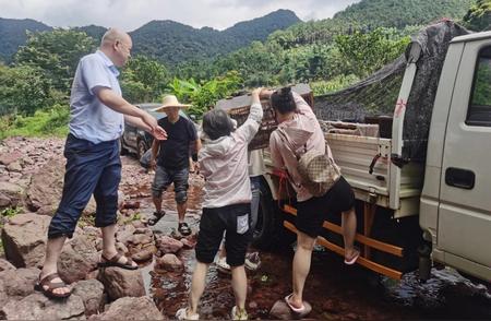 柳州：获救助的109只野生动物重返自然怀抱