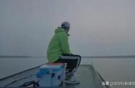 邓刚宣布退出钓鱼比赛，与刘志强共享休闲野钓时光