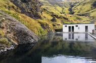 冰岛之旅：徒步两小时，体验百年野温泉的奇妙感受