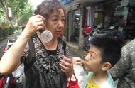 上海街头的童年回忆：蝈蝈叫卖声中的女子与她的15元珍宝