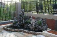 创新庭院设计：假山石与鱼池的完美融合